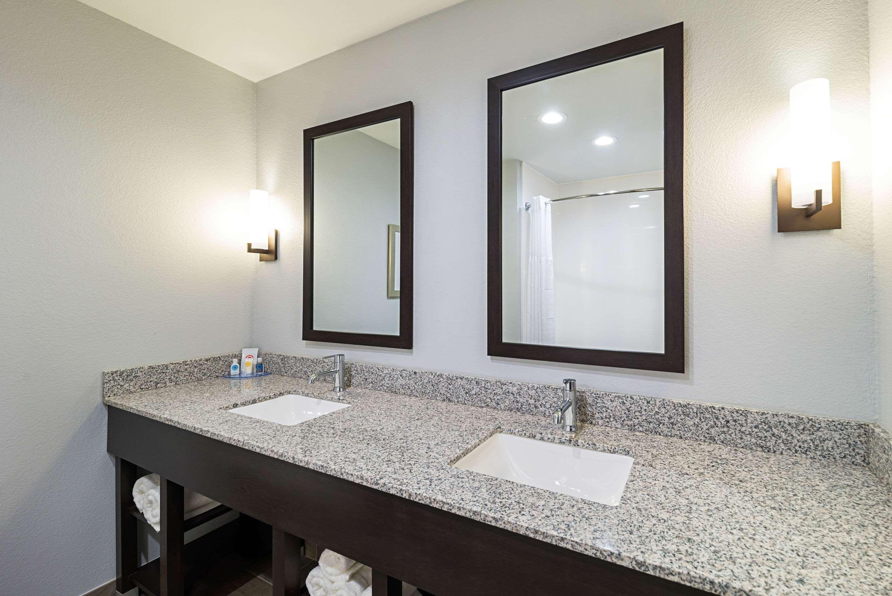 Comfort Inn & Suites Oklahoma City Near Bricktown Dış mekan fotoğraf